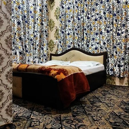 Fabulous Kashmir Srinagar Hotel Exterior photo
