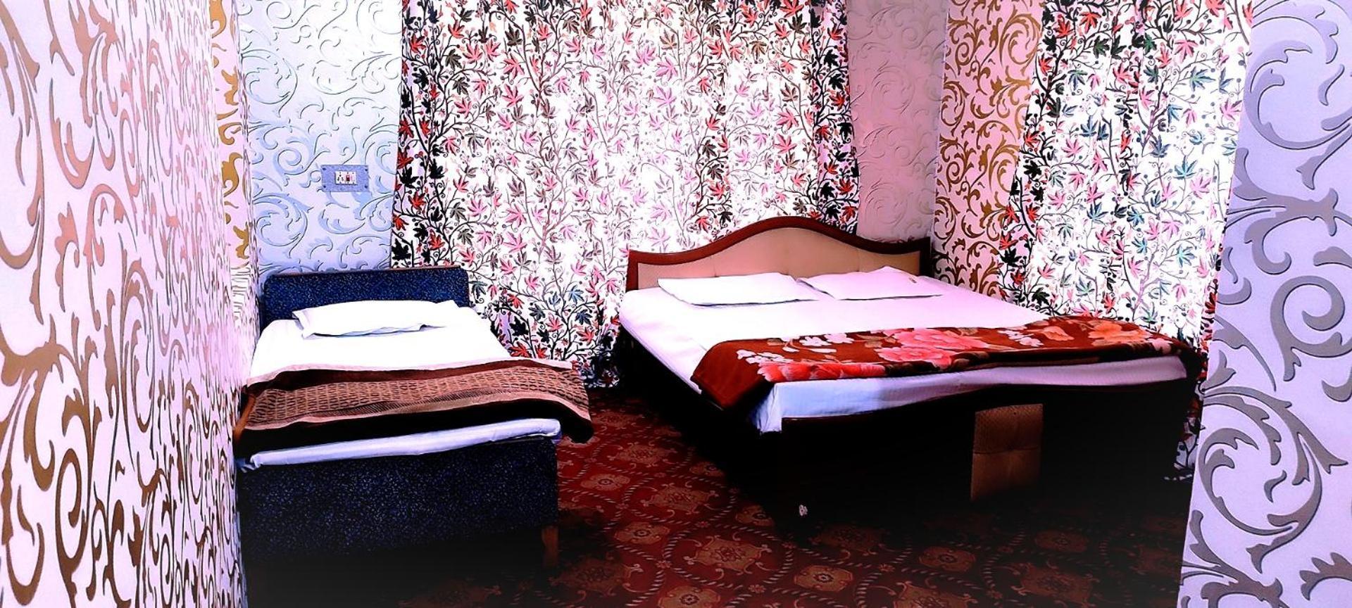 Fabulous Kashmir Srinagar Hotel Exterior photo