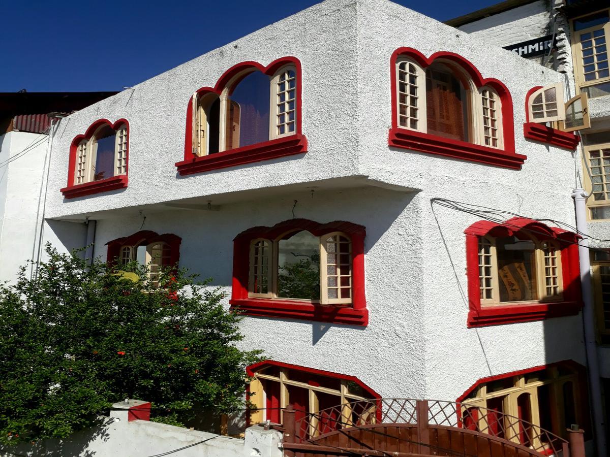 Fabulous Kashmir Srinagar Hotel Exterior photo